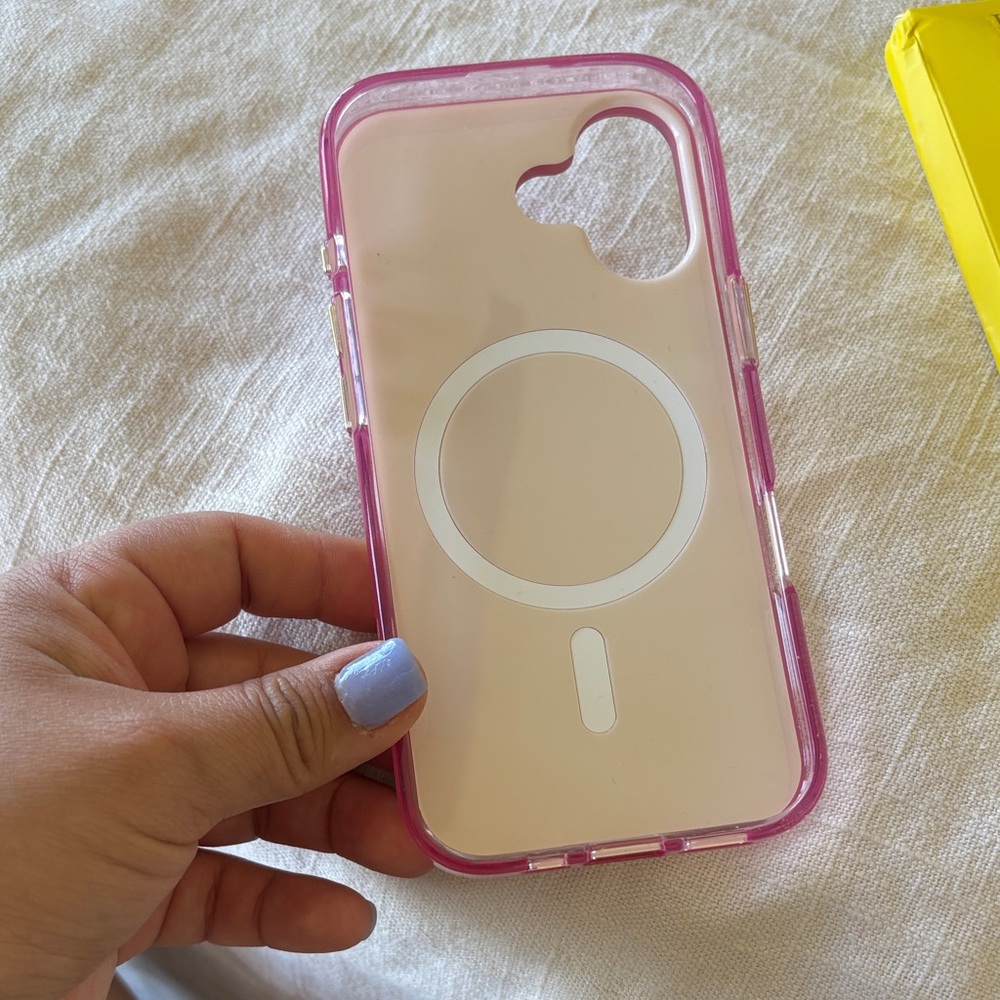 Kendra Scott Pink Iridescent MagSafe Phone Case with Gold Camera Ring - Picture 3 of 4